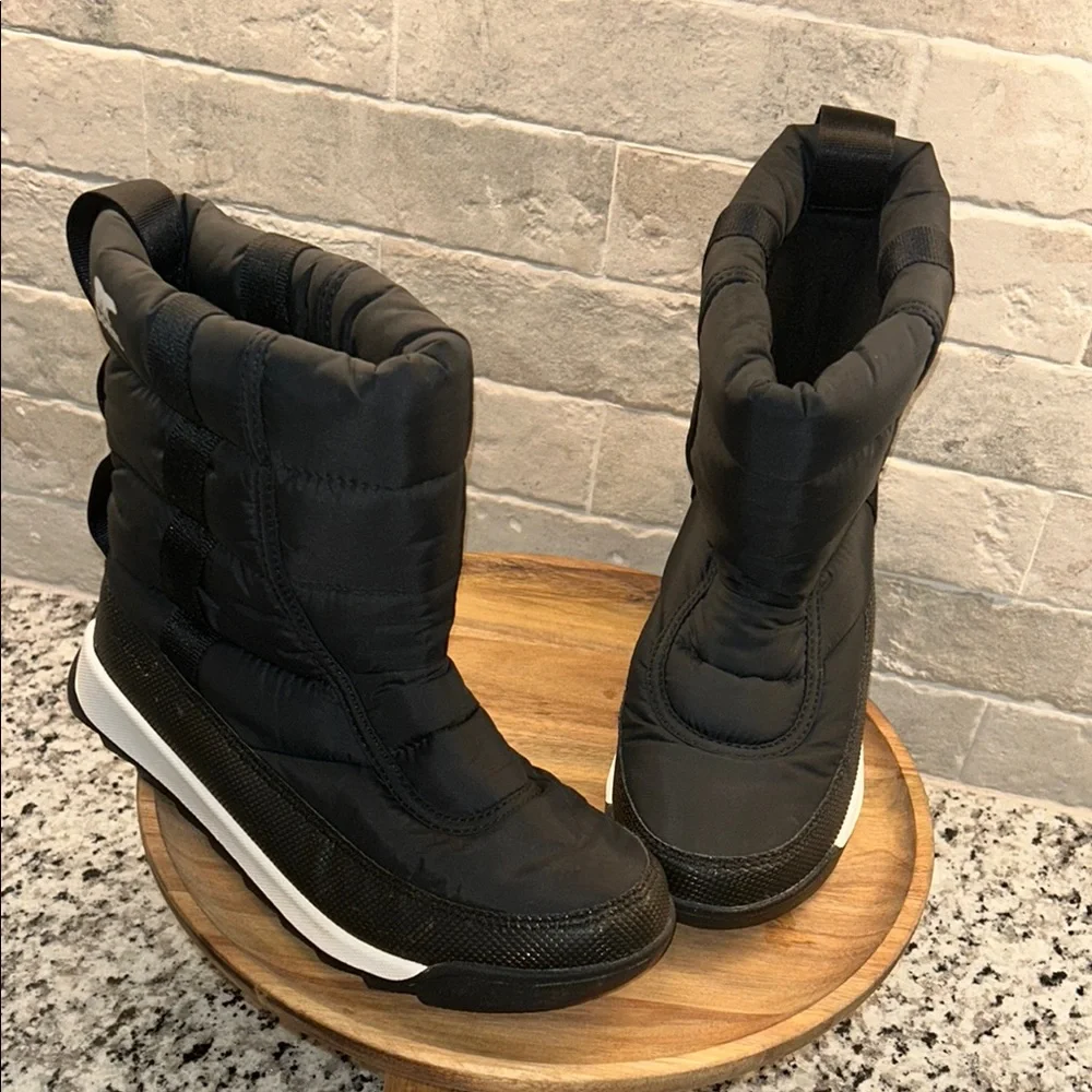 Sorel Kids whitney II waterprof puffy nylon winter bots.